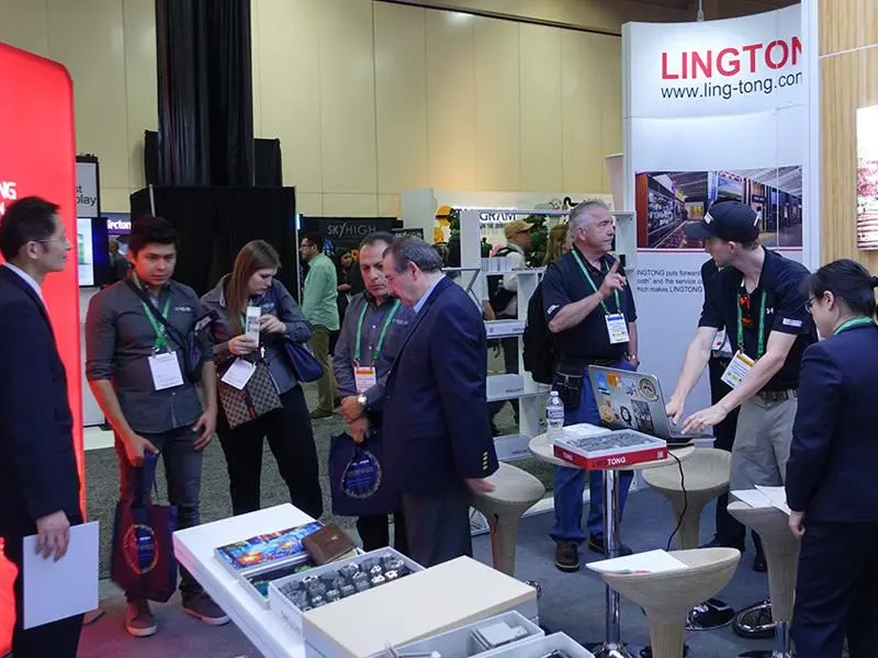 How can exhibitors acctracting more customers?